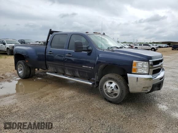 ✅ 2009 Chevrolet Silverado 1500 • VIN: 1GCJC83699F146725 • Lot: 53692005. Wystawiony na Copart z przebiegiem 231 744 mil. Bezpłatny archiwum sprzedaży aukcyjnych z USA i szczegółowy raport historii pojazdu na DreamBid. Zdjęcie 4.