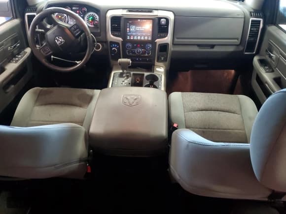 ✅ 2013 Ram 1500 Big Horn • VIN: 1C6RR7LT3DS546742 • Lot: 85102585. Wystawiony na Copart z przebiegiem 180 948 mil. Bezpłatny archiwum sprzedaży aukcyjnych z USA i szczegółowy raport historii pojazdu na DreamBid. Zdjęcie 8.