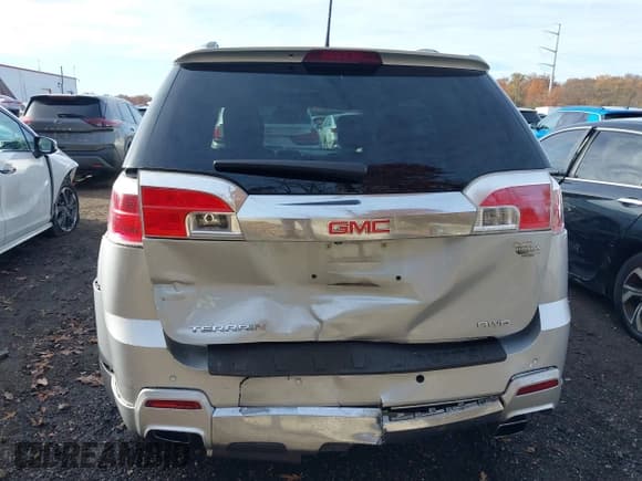 ✅ 2014 GMC Terrain Denali • VIN: 2GKFLZE31E6209307 • Lot: 43576306. Wystawiony na IAAI z przebiegiem 138 332 mil. Bezpłatny archiwum sprzedaży aukcyjnych z USA i szczegółowy raport historii pojazdu na DreamBid. Zdjęcie 16.