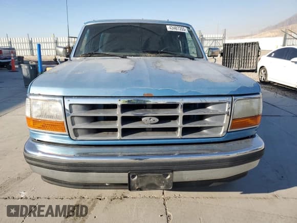 ✅ 1993 Ford F-150 • VIN: 1FTEX15N6PKB47692 • Lot: 43487355. Wystawiony na Copart z przebiegiem 129 417 mil. Bezpłatny archiwum sprzedaży aukcyjnych z USA i szczegółowy raport historii pojazdu na DreamBid. Zdjęcie 5.