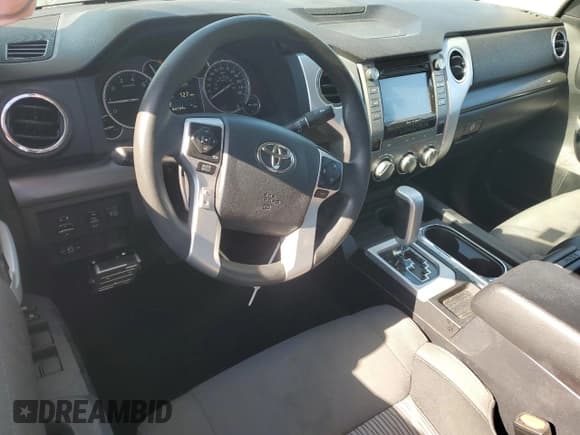 ✅ 2017 Toyota Tundra SR • VIN: 5TFRM5F12HX116893 • Lot: 91941115. Listed on Copart with 84,164 mi. Free auction sales archive from the USA and detailed vehicle history report at DreamBid. Image 8.