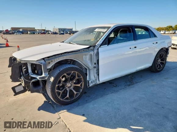 ✅ 2016 Chrysler 300 S • VIN: 2C3CCABG1GH324962 • Лот: 90548395. Опубликован ранее на Copart с пробегом 90 663 миль. Бесплатный доступ к архиву аукционных продаж из США и подробный отчёт об истории автомобиля на DreamBid. Изображение 1.