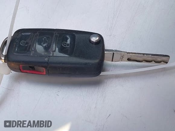 ✅ 2008 Volkswagen Rabbit S • VIN: WVWDB71K28W212346 • Lot: 43005715. Listed on IAAI with 274,038 mi. Free auction sales archive from the USA and detailed vehicle history report at DreamBid. Image 11.