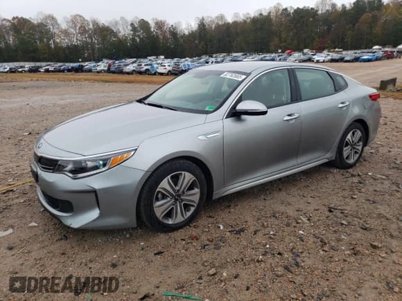 ✅ 2017 Kia Optima EX • VIN: KNAGU4LE8H5013771 • Лот: 82762665. Опубликован ранее на Copart с пробегом 105 657 миль. Бесплатный доступ к архиву аукционных продаж из США и подробный отчёт об истории автомобиля на DreamBid. Изображение 1.