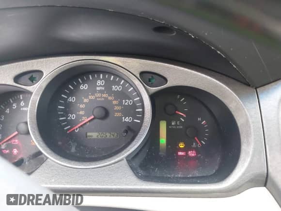 2002 Toyota Highlander z VIN JTEGD21A620038093, wystawiony jako IAAI lot #42303785 z przebiegiem 205 743 mil mil oraz . Historia ofert i sprzedaży dostępna na DreamBid. Obrazek 7.