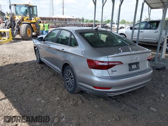 ✅ 2020 Volkswagen Jetta S • VIN: 3VWCB7BU2LM055953 • Lot: 42982847. Wystawiony na IAAI z przebiegiem 25 695 mil. Bezpłatny archiwum sprzedaży aukcyjnych z USA i szczegółowy raport historii pojazdu na DreamBid. Zdjęcie 3.