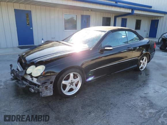 ✅ 2004 Mercedes-Benz CLK 500 • VIN: WDBTK75G24T019951 • Lot: 91173375. Wystawiony na Copart z przebiegiem 102 170 mil. Bezpłatny archiwum sprzedaży aukcyjnych z USA i szczegółowy raport historii pojazdu na DreamBid. Zdjęcie 1.