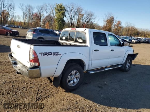 ✅ 2014 Toyota Tacoma • VIN: 3TMLU4ENXEM150022 • Lot: 89886015. Wystawiony na Copart z przebiegiem 197 434 mil. Bezpłatny archiwum sprzedaży aukcyjnych z USA i szczegółowy raport historii pojazdu na DreamBid. Zdjęcie 3.