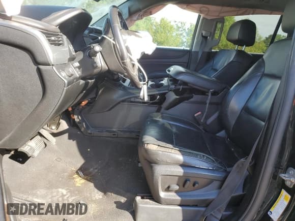 ✅ 2019 Chevrolet Tahoe LT • VIN: 1GNSCBKC0KR226872 • Lot: 85933525. Wystawiony na Copart z przebiegiem 202 920 mil. Bezpłatny archiwum sprzedaży aukcyjnych z USA i szczegółowy raport historii pojazdu na DreamBid. Zdjęcie 7.