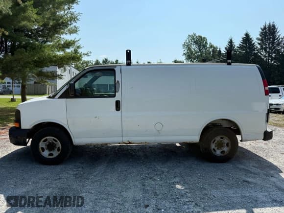 ✅ 2009 Chevrolet Express Cargo • VIN: 1GCGG25C591165137 • Lot: 65557675. Listed on Copart with 111,402 mi. Free auction sales archive from the USA and detailed vehicle history report at DreamBid. Image 9.