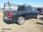 ✅ 2010 Dodge Dakota Bighorn/Lonestar • VIN: 1D7CW3GK1AS155513 • Lot: 41437670. Wystawiony na IAAI z przebiegiem 184 199 mil. Bezpłatny archiwum sprzedaży aukcyjnych z USA i szczegółowy raport historii pojazdu na DreamBid. Zdjęcie 4.