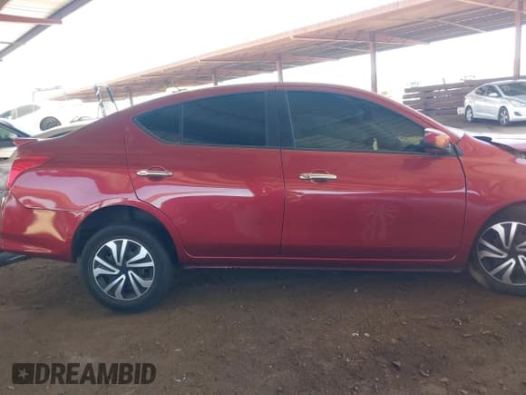 ✅ 2019 Nissan Versa S Plus • VIN: 3N1CN7APXKL879485 • Lot: 42854011. Wystawiony na IAAI z przebiegiem Nie podano. Bezpłatny archiwum sprzedaży aukcyjnych z USA i szczegółowy raport historii pojazdu na DreamBid. Zdjęcie 14.