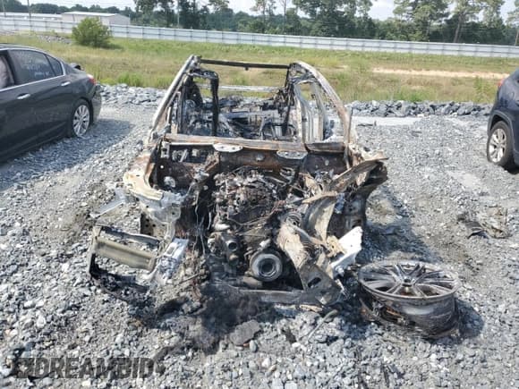 ✅ 2016 BMW 7 Series 740i • VIN: WBA7E2C56GGD99856 • Лот: 67045415. Опубликован ранее на Copart с пробегом Не указан. Бесплатный доступ к архиву аукционных продаж из США и подробный отчёт об истории автомобиля на DreamBid. Изображение 5.