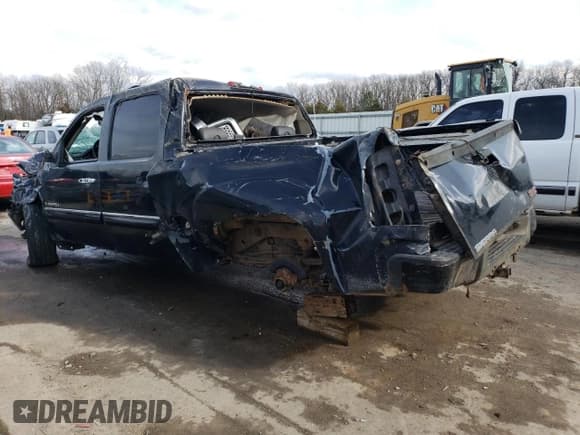 ✅ 2008 GMC Sierra Denali • VIN: 2GTEK638X81119839 • Лот: 45296764. Опубликован ранее на Copart с пробегом 182 926 миль. Бесплатный доступ к архиву аукционных продаж из США и подробный отчёт об истории автомобиля на DreamBid. Изображение 2.