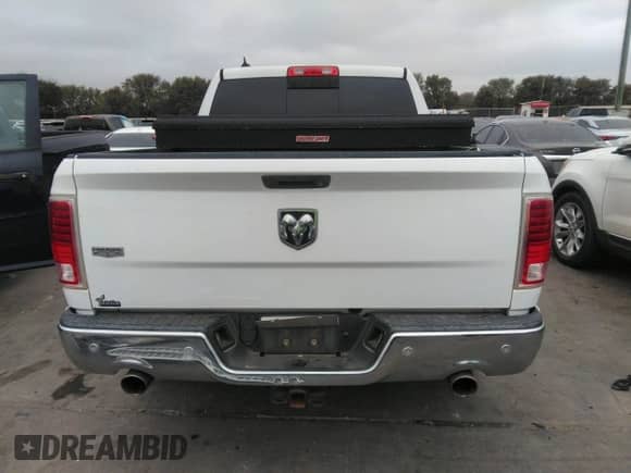 2017 Ram 1500 Laramie z VIN 1C6RR6NT0HS585415, wystawiony jako IAAI lot #40769269 z przebiegiem 133 057 mil mil oraz . Historia ofert i sprzedaży dostępna na DreamBid. Obrazek 17.