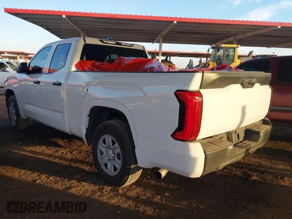 ✅ 2025 Toyota Tundra SR • VIN: 5TFKB5AA1SX048933 • Lot: 43684190. Listed on IAAI with 9,895 mi. Free auction sales archive from the USA and detailed vehicle history report at DreamBid. Image 3.