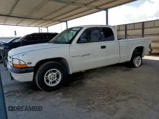 ✅ 2000 Dodge Dakota • VIN: 1B7GL22X5YS553805 • Lot: 84746735. Wystawiony na Copart z przebiegiem 226 517 mil. Bezpłatny archiwum sprzedaży aukcyjnych z USA i szczegółowy raport historii pojazdu na DreamBid. Zdjęcie 1.