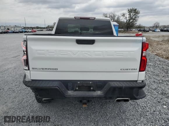 ✅ 2022 Chevrolet Silverado 1500 Custom Trail Boss • VIN: 1GCPYCEL0NZ140337 • Lot: 47146235. Wystawiony na Copart z przebiegiem 51 913 mil. Bezpłatny archiwum sprzedaży aukcyjnych z USA i szczegółowy raport historii pojazdu na DreamBid. Zdjęcie 6.