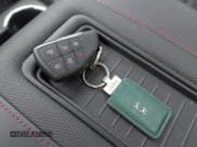 ✅ 2024 Chevrolet Tahoe RST • VIN: 1GNSCRKD5RR388203 • Lot: 41849543. Wystawiony na IAAI z przebiegiem 12 965 mil. Bezpłatny archiwum sprzedaży aukcyjnych z USA i szczegółowy raport historii pojazdu na DreamBid. Zdjęcie 11.