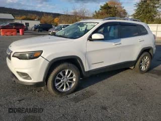 ✅ 2019 Jeep Cherokee Latitude • VIN: 1C4PJMCB4KD148759 • Лот: 90981295. Опубликован ранее на Copart с пробегом 90 296 миль. Бесплатный доступ к архиву аукционных продаж из США и подробный отчёт об истории автомобиля на DreamBid. Изображение 1.