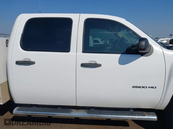 ✅ 2011 Chevrolet Silverado 2500HD • VIN: 1GB1KVCG6BF126811 • Lot: 43367531. Listed on IAAI with 303,285 mi. Free auction sales archive from the USA and detailed vehicle history report at DreamBid. Image 13.