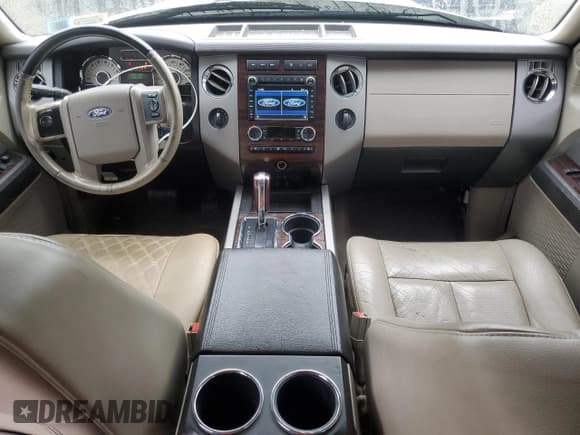 ✅ 2014 Ford Expedition Limited • VIN: 1FMJU2A54EEF47311 • Lot: 58971515. Wystawiony na Copart z przebiegiem 304 882 mil. Bezpłatny archiwum sprzedaży aukcyjnych z USA i szczegółowy raport historii pojazdu na DreamBid. Zdjęcie 8.