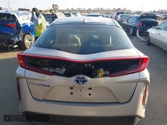 ✅ 2017 Toyota Prius Plus • VIN: JTDKARFP3H3027184 • Lot: 43595383. Listed on IAAI with 41,919 mi. Free auction sales archive from the USA and detailed vehicle history report at DreamBid. Image 15.