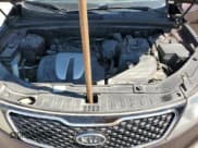 ✅ 2012 Kia Sorento SX • VIN: 5XYKW4A21CG187875 • Lot: 71256625. Wystawiony na Copart z przebiegiem Nie podano. Bezpłatny archiwum sprzedaży aukcyjnych z USA i szczegółowy raport historii pojazdu na DreamBid. Zdjęcie 12.