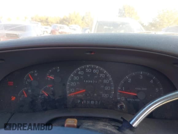 ✅ 1997 Ford F-150 • VIN: 1FTDF18W6VND20156 • Lot: 41295852. Wystawiony na IAAI z przebiegiem 193 871 mil. Bezpłatny archiwum sprzedaży aukcyjnych z USA i szczegółowy raport historii pojazdu na DreamBid. Zdjęcie 7.