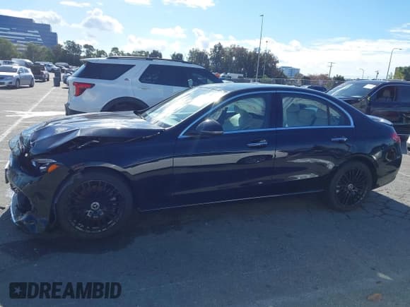 ✅ 2022 Mercedes-Benz C 300 • VIN: W1KAF4GB8NR017218 • Лот: 43752139. Опубликован ранее на IAAI с пробегом 30 737 миль. Бесплатный доступ к архиву аукционных продаж из США и подробный отчёт об истории автомобиля на DreamBid. Изображение 15.