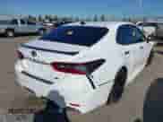 2022 Toyota Camry SE z VIN 4T1T11AK9NU076179, wystawiony jako IAAI lot #42781387 z przebiegiem 64 450 mil mil oraz . Historia ofert i sprzedaży dostępna na DreamBid. Obrazek 4.