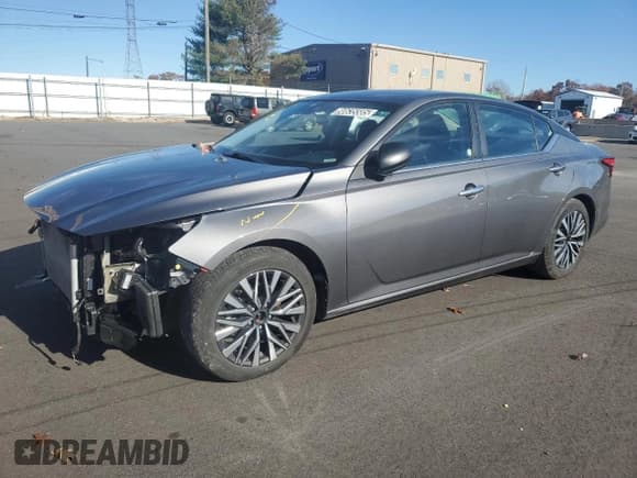 ✅ 2024 Nissan Altima SV • VIN: 1N4BL4DV5RN361484 • Lot: 90635585. Wystawiony na Copart z przebiegiem 39 091 mil. Bezpłatny archiwum sprzedaży aukcyjnych z USA i szczegółowy raport historii pojazdu na DreamBid. Zdjęcie 1.