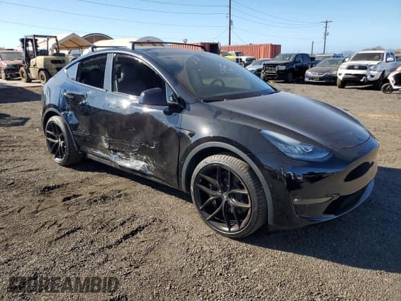 ✅ 2022 Tesla Model Y Long Range • VIN: 7SAYGDEE2NF391349 • Lot: 85351924. Wystawiony na Copart z przebiegiem 5 670 mil. Bezpłatny archiwum sprzedaży aukcyjnych z USA i szczegółowy raport historii pojazdu na DreamBid. Zdjęcie 4.