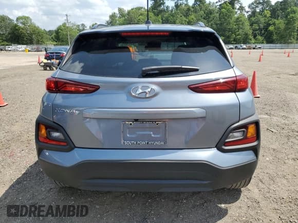 ✅ 2020 Hyundai Kona SEL • VIN: KM8K22AA4LU552664 • Лот: 56957873. Опубликован ранее на Copart с пробегом 27 924 миль. Бесплатный доступ к архиву аукционных продаж из США и подробный отчёт об истории автомобиля на DreamBid. Изображение 6.