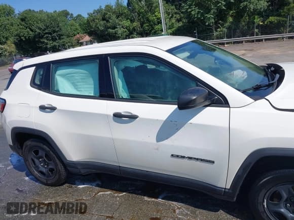 ✅ 2018 Jeep Compass Sport • VIN: 3C4NJCAB8JT151712 • Lot: 42980105. Listed on IAAI with 144,114 mi. Free auction sales archive from the USA and detailed vehicle history report at DreamBid. Image 13.