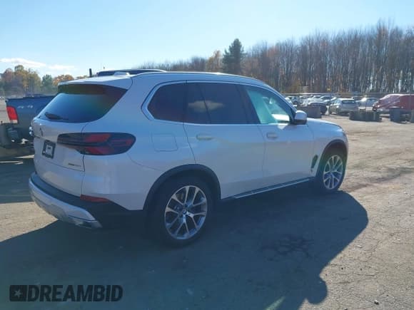 ✅ 2024 BMW X5 xDrive40i • VIN: 5UX23EU03R9T52973 • Лот: 43524700. Опубликован ранее на IAAI с пробегом 35 554 миль. Бесплатный доступ к архиву аукционных продаж из США и подробный отчёт об истории автомобиля на DreamBid. Изображение 4.
