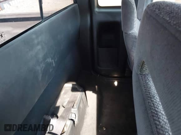 1997 Chevrolet S-10 LS с VIN 1GCCS1949V8179456, выставлен на аукционе IAAI как лот 42369613 с пробегом 151 094 миль миль и . История ставок и продаж доступна на DreamBid. Изображение 8.