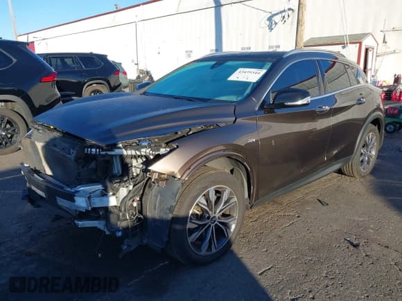 ✅ 2018 Infiniti QX30 Premium • VIN: SJKCH5CR4JA057372 • Lot: 43439344. Listed on IAAI with 45,158 mi. Free auction sales archive from the USA and detailed vehicle history report at DreamBid. Image 19.