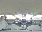 ✅ 2021 Hyundai Ioniq Blue • VIN: KMHC65LC4MU245196 • Lot: 44996025. Wystawiony na Copart z przebiegiem 63 016 mil. Bezpłatny archiwum sprzedaży aukcyjnych z USA i szczegółowy raport historii pojazdu na DreamBid. Zdjęcie 15.