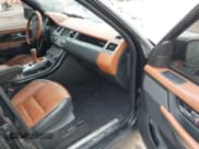 ✅ 2013 Land Rover Range Rover Sport SC Autobiography • VIN: SALSP2E45DA799858 • Lot: 41890344. Wystawiony na IAAI z przebiegiem 79 737 mil. Bezpłatny archiwum sprzedaży aukcyjnych z USA i szczegółowy raport historii pojazdu na DreamBid. Zdjęcie 5.