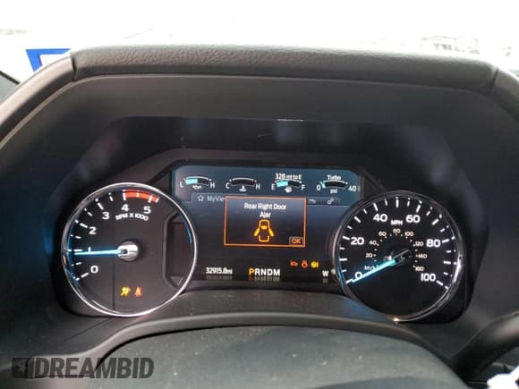 ✅ 2022 Ford F-450 XL • VIN: 1FT8W4DT8NEC09929 • Lot: 46081755. Wystawiony na Copart z przebiegiem 32 915 mil. Bezpłatny archiwum sprzedaży aukcyjnych z USA i szczegółowy raport historii pojazdu na DreamBid. Zdjęcie 9.