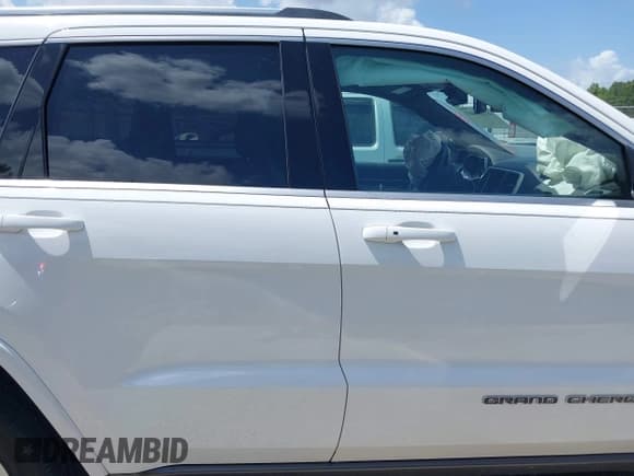 ✅ 2018 Jeep Grand Cherokee Limited • VIN: 1C4RJEBG8JC339908 • Lot: 42442483. Listed on IAAI with 42,626 mi. Free auction sales archive from the USA and detailed vehicle history report at DreamBid. Image 13.