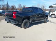 ✅ 2023 Chevrolet Silverado 1500 Custom Trail Boss • VIN: 3GCPDCEK2PG137008 • Lot: 41492242. Wystawiony na IAAI z przebiegiem 13 264 mil. Bezpłatny archiwum sprzedaży aukcyjnych z USA i szczegółowy raport historii pojazdu na DreamBid. Zdjęcie 4.