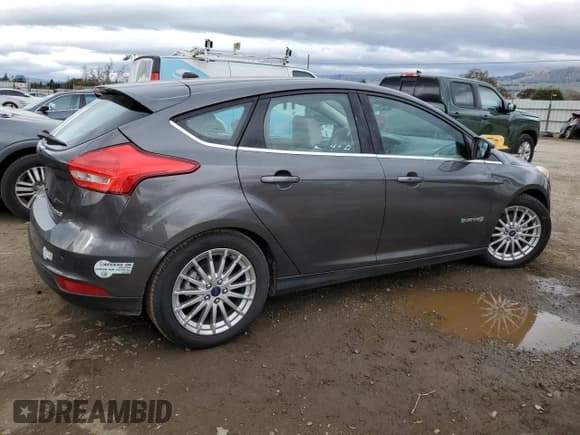 ✅ 2016 Ford Focus Electric • VIN: 1FADP3R45GL221550 • Lot: 43874655. Listed on Copart with 70,651 mi. Free auction sales archive from the USA and detailed vehicle history report at DreamBid. Image 3.
