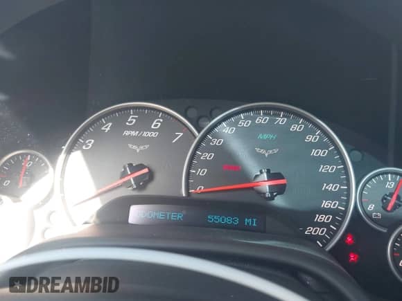 2006 Chevrolet Corvette z VIN 1G1YY25U465131214, wystawiony jako IAAI lot #43107832 z przebiegiem 55 083 mil mil oraz . Historia ofert i sprzedaży dostępna na DreamBid. Obrazek 7.