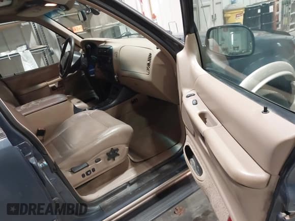 ✅ 1999 Ford Explorer XLT • VIN: 1FMDU35P2XZA31457 • Лот: 43827462. Опубликован ранее на IAAI с пробегом 296 062 миль. Бесплатный доступ к архиву аукционных продаж из США и подробный отчёт об истории автомобиля на DreamBid. Изображение 5.