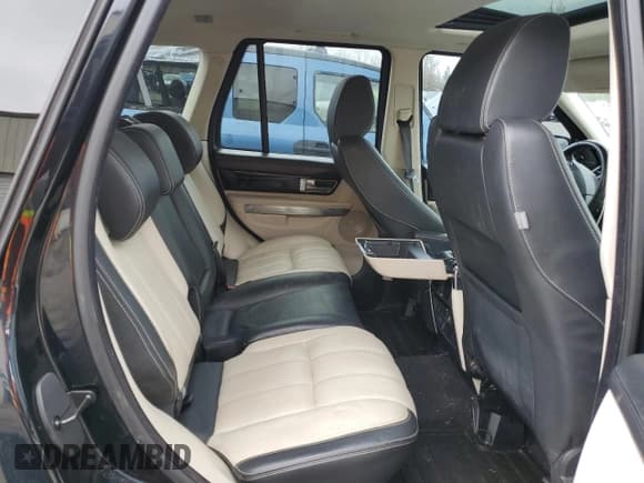 ✅ 2011 Land Rover Range Rover Sport SC • VIN: SALSP2E4XBA708628 • Lot: 48435575. Listed on Copart with Not provided. Free auction sales archive from the USA and detailed vehicle history report at DreamBid. Image 10.