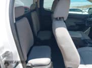 ✅ 2019 Chevrolet Colorado 2WD Work Truck • VIN: 1GCHSBEA6K1193116 • Lot: 42485278. Wystawiony na IAAI z przebiegiem 82 606 mil. Bezpłatny archiwum sprzedaży aukcyjnych z USA i szczegółowy raport historii pojazdu na DreamBid. Zdjęcie 8.