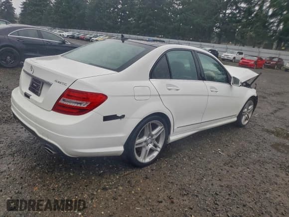 ✅ 2014 Mercedes-Benz C 300 Sport • VIN: WDDGF8AB4EA937842 • Lot: 96189925. Wystawiony na Copart z przebiegiem 140 201 mil. Bezpłatny archiwum sprzedaży aukcyjnych z USA i szczegółowy raport historii pojazdu na DreamBid. Zdjęcie 3.