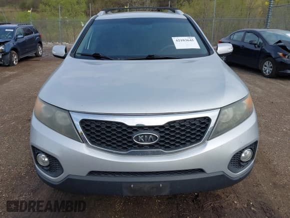 ✅ 2012 Kia Sorento LX • VIN: 5XYKT4A61CG215217 • Лот: 42103645. Опубликован ранее на IAAI с пробегом 200 758 миль. Бесплатный доступ к архиву аукционных продаж из США и подробный отчёт об истории автомобиля на DreamBid. Изображение 6.
